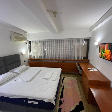 Hotel Square Skopje Exteriér fotografie